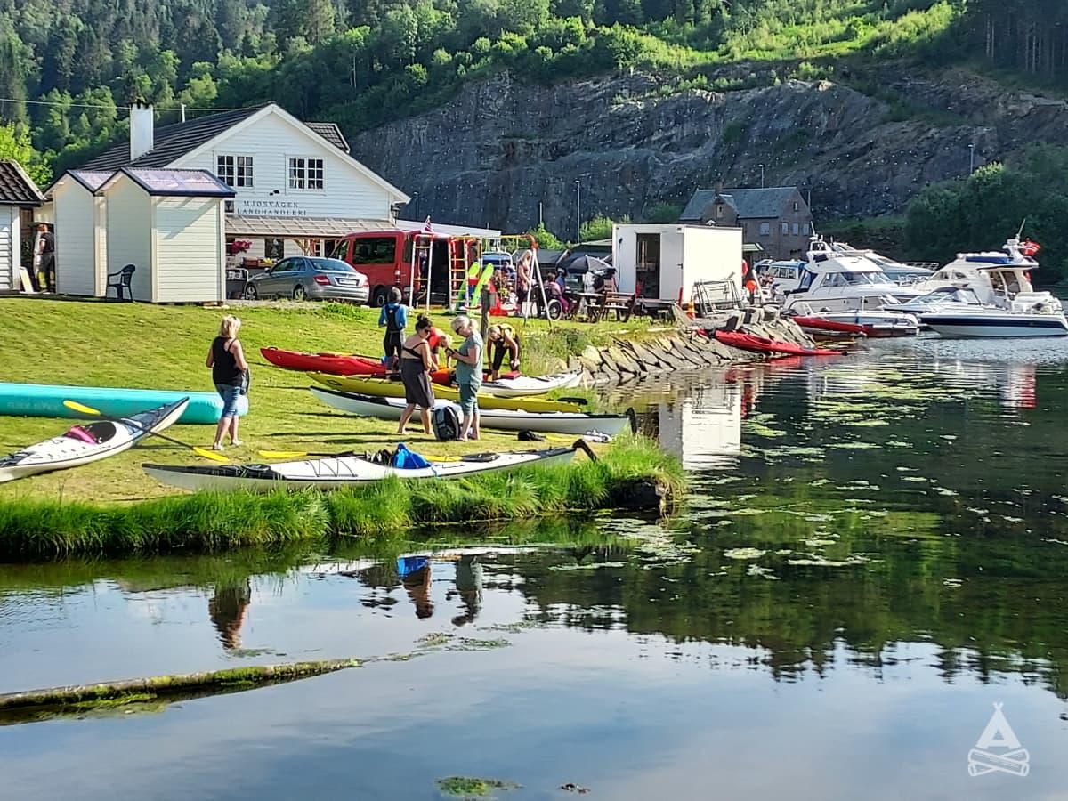 Mjøsvågen bobil camp, Lonevåg, Norway